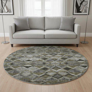 HomeRoots 8' Stylish Gray Brown Beige Geometric Round Rug - Washable, UV Protected, Perfect for High-Traffic Areas 683803