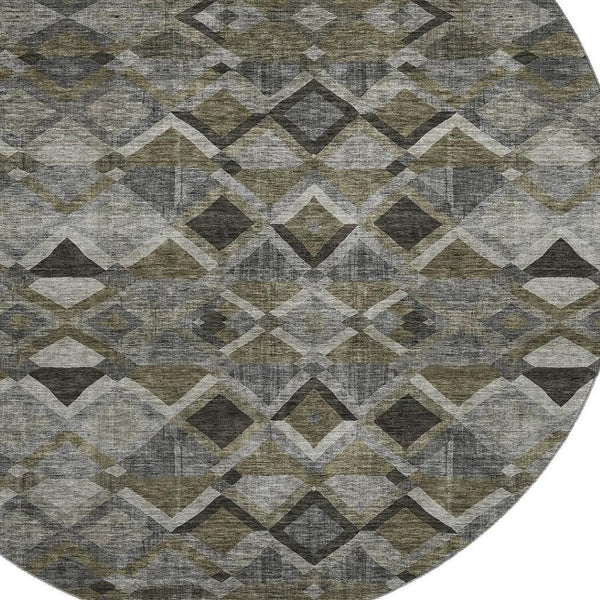 HomeRoots 8' Stylish Gray Brown Beige Geometric Round Rug - Washable, UV Protected, Perfect for High-Traffic Areas 683803