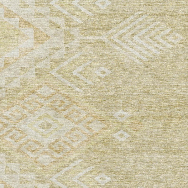 HomeRoots 5' X 8' Tan and Beige Geometric Area Rug – Washable, UV-Protected, Pet-Friendly, Modern Design 684120