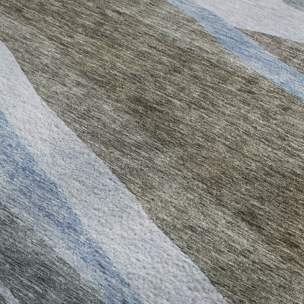 HomeRoots 8' Stunning Brown, Blue & Silver Abstract Washable Round Rug with UV Protection for High Traffic Areas 684235