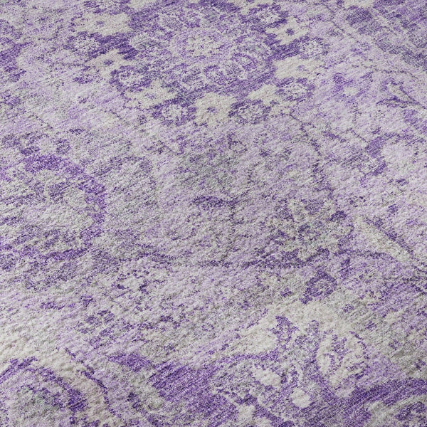 HomeRoots 8' Elegant Lavender & Ivory Damask Washable Round Rug - Stain Resistant, UV Protected, Durable Design 684325