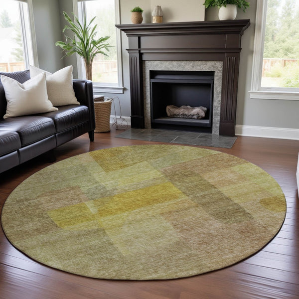 HomeRoots 8' Washable Round Rug with Gold and Wheat Abstract Design, UV Protection & Stain Resistance for Home 684681
