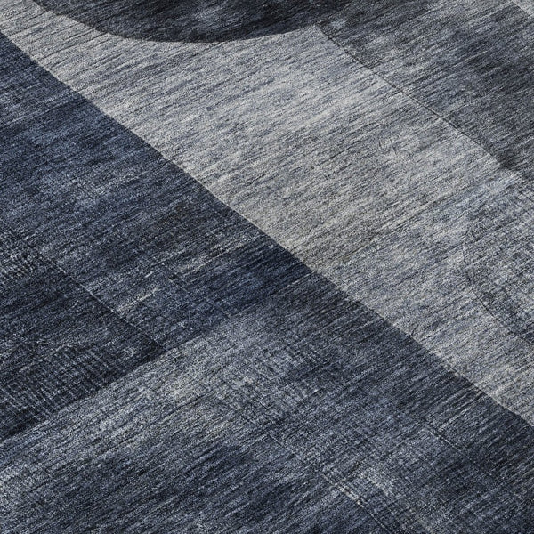 HomeRoots 8' Navy Blue Geometric Round Rug with UV Protection - Washable, Stain-Resistant, Ideal for Busy Homes 684723