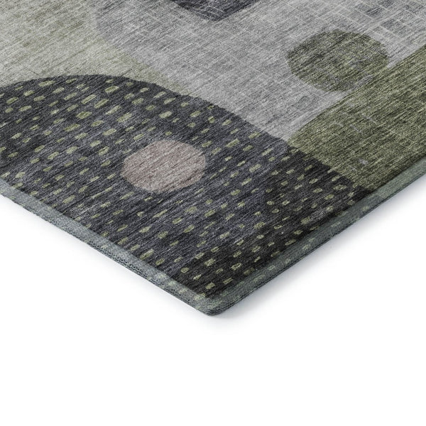 HomeRoots 8' Artichoke Green Geometric Washable Round Rug - UV Protected, Stain Resistant, Modern Design! 684783