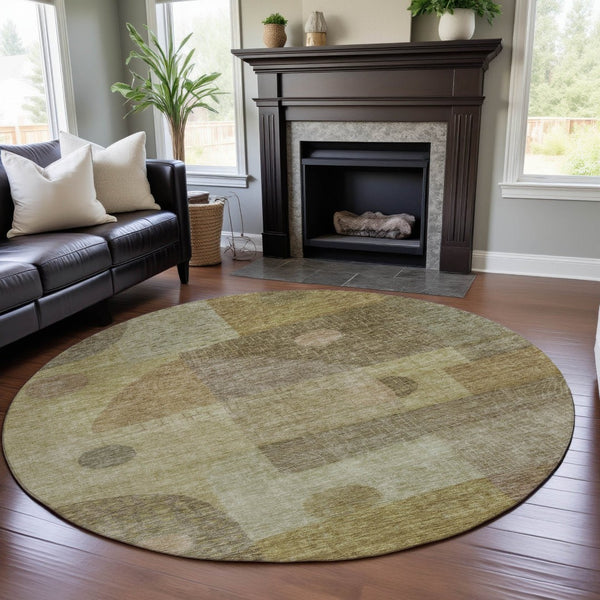 HomeRoots 8' Beige and Gold Geometric Round Rug – Washable, UV-Protected, Stylish & Durable for Any Space 684789