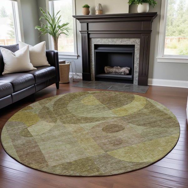 HomeRoots 8' Wheat Beige and Gold Abstract Geometric Round Rug - Washable, UV Protected, Stain Resistant, Soft 684825