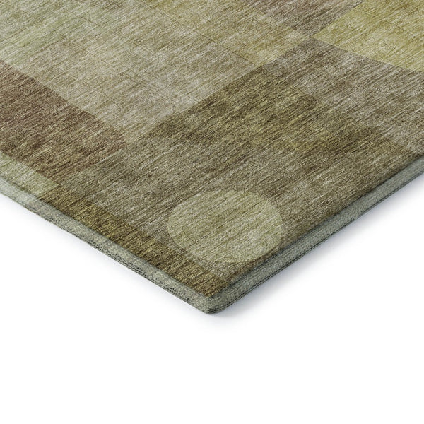 HomeRoots 8' Wheat Beige and Gold Abstract Geometric Round Rug - Washable, UV Protected, Stain Resistant, Soft 684825
