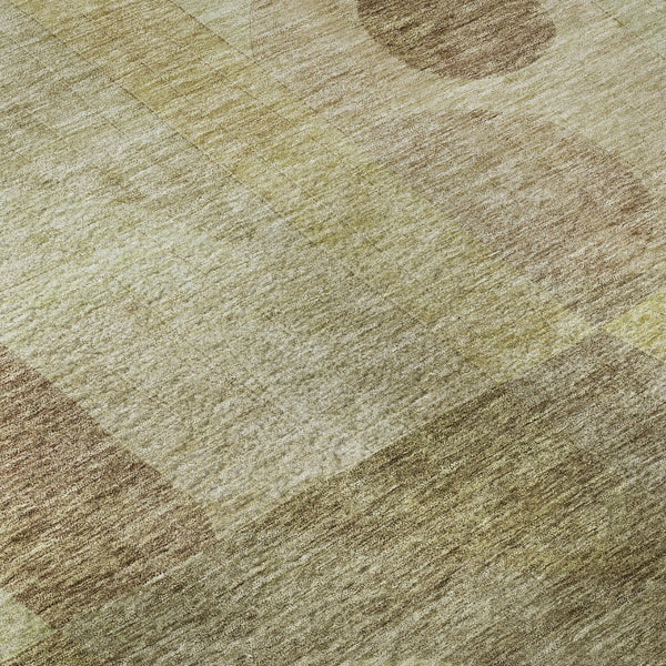 HomeRoots 8' Wheat Beige and Gold Abstract Geometric Round Rug - Washable, UV Protected, Stain Resistant, Soft 684825