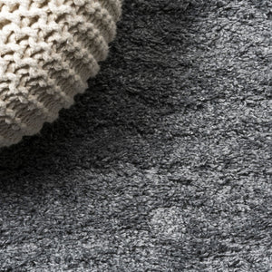 HomeRoots 5' Gray Flatweave Area Rug - Durable, Stylish, and Versatile Foundation for Modern Living Spaces 685158