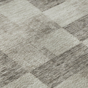 HomeRoots 8' Washable Beige and Taupe Round Rug with UV Protection - Stylish Geometric Design for All Spaces 686195