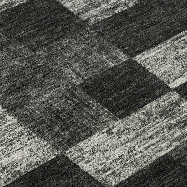 HomeRoots 8' Modern Black Gray Silver Geometric Round Rug - Washable, UV Protected, Durable for High Traffic Areas 686201