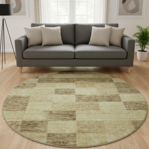 HomeRoots 8' Gold and Wheat Geometric Round Rug – Washable, UV Protected, Durable for High-Traffic Spaces 686219