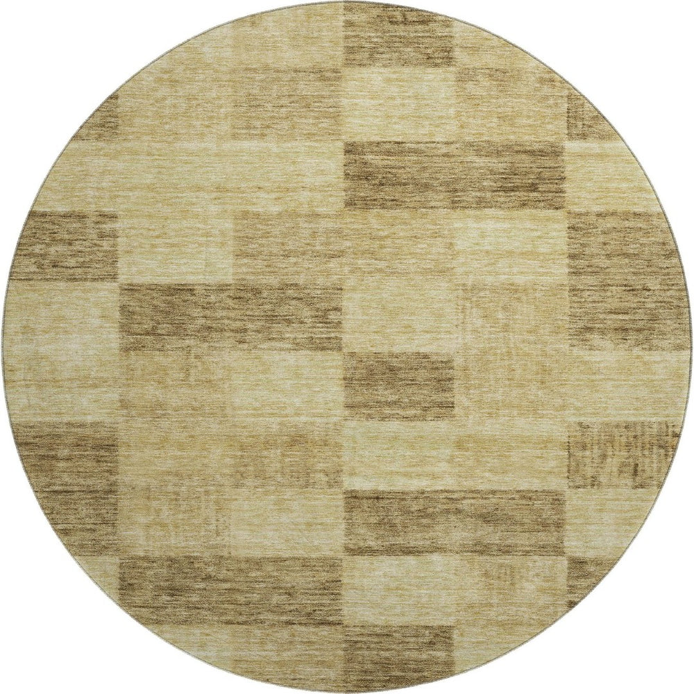HomeRoots 8' Gold and Wheat Geometric Round Rug – Washable, UV Protected, Durable for High-Traffic Spaces 686219