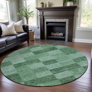HomeRoots 8' Geometric Round Rug in Green & Mint - Washable, UV-Protected, Stain-Resistant for Easy Care 686225