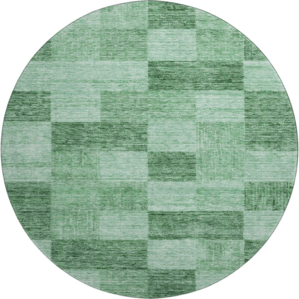 HomeRoots 8' Geometric Round Rug in Green & Mint - Washable, UV-Protected, Stain-Resistant for Easy Care 686225