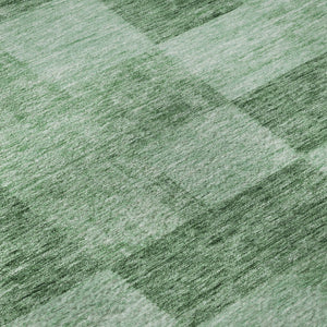 HomeRoots 8' Geometric Round Rug in Green & Mint - Washable, UV-Protected, Stain-Resistant for Easy Care 686225