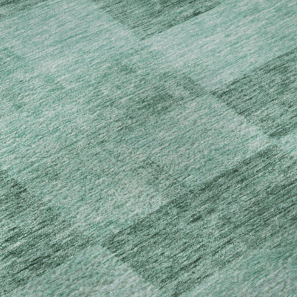 HomeRoots 8' Aqua & Mint Green Geometric Round Rug - Washable, UV-Protected, Perfect for Modern Spaces! 686243