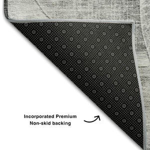 HomeRoots 8' Gray and Silver Geometric Washable Round Rug - Stain Resistant, UV Protected, Modern Style for Any Space 686261
