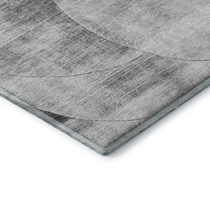 HomeRoots 8' Gray and Silver Geometric Washable Round Rug - Stain Resistant, UV Protected, Modern Style for Any Space 686261
