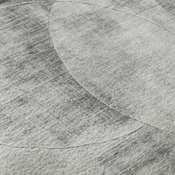 HomeRoots 8' Gray and Silver Geometric Washable Round Rug - Stain Resistant, UV Protected, Modern Style for Any Space 686261