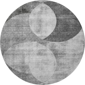 HomeRoots 8' Gray and Silver Geometric Washable Round Rug - Stain Resistant, UV Protected, Modern Style for Any Space 686261