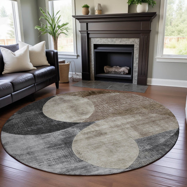 HomeRoots 8' Durable Pewter Brown & Beige Geometric Washable Round Rug - UV Protected, Stain Resistant, Soft 686273