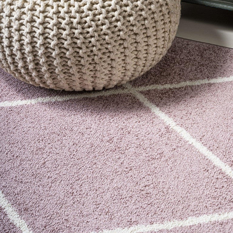 HomeRoots 5 X 8 Diamond Pattern Polypropylene Area Rug for Living Room or Dining Space 686436