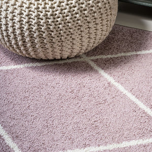5 X 8 Diamond Pattern Polypropylene Area Rug for Living Room or Dining Space