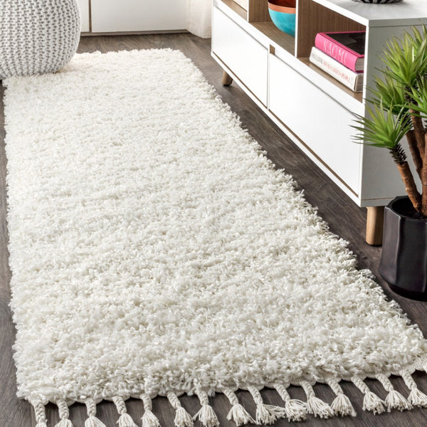 HomeRoots 8' White Runner Rug with Elegant Fringe - Durable, Soft Pile for Hallways, Kitchens & Entryways 686606