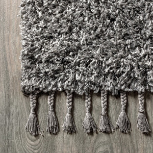 HomeRoots 8' Charcoal Runner Rug with Fringed Edges - Stylish, Durable, and Perfect for Hallways & Entryways 686611