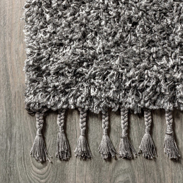 HomeRoots 8' Charcoal Runner Rug with Fringed Edges - Stylish, Durable, and Perfect for Hallways & Entryways 686611