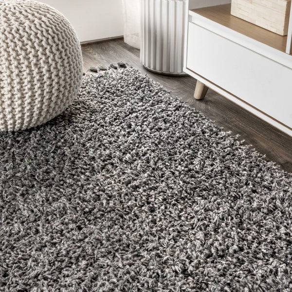 HomeRoots 8' Charcoal Runner Rug with Fringed Edges - Stylish, Durable, and Perfect for Hallways & Entryways 686611