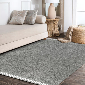 HomeRoots 5' X 8' Charcoal Area Rug with Cozy Fringed Edges - Soft, Durable, and Stylish for Any Room 686614