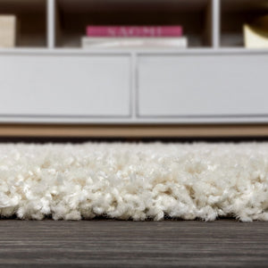 HomeRoots 4' Cream Area Rug with Fringe - Soft, Durable & Stylish - Perfect for Living Rooms, Bedrooms & More! 686623