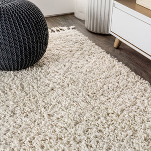 HomeRoots 4' Cream Area Rug with Fringe - Soft, Durable & Stylish - Perfect for Living Rooms, Bedrooms & More! 686623