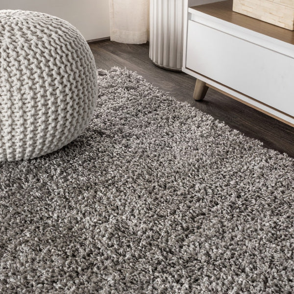 HomeRoots 5' X 8' Gray Area Rug with Fringed Tassels - Soft, Durable, Modern Design for Living Spaces & More 686629