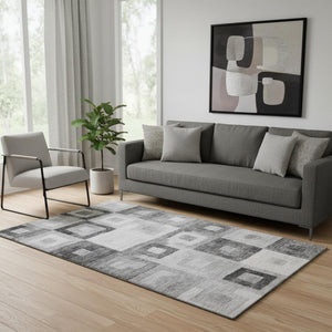 HomeRoots 5' Gray and Silver Geometric Washable Area Rug with UV Protection for Modern Homes and Easy Care 686683