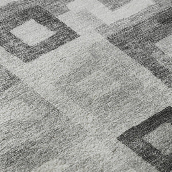 HomeRoots 8' Gray And Silver Geometric Round Rug - Washable, UV-Protected, Stylish for Indoor & Outdoor Spaces 686684