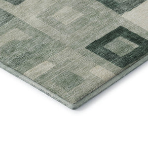 HomeRoots 8' Green And Ivory Geometric Washable Round Rug – UV Resistant, Stain-Proof, Easy Care Home Decor 686690