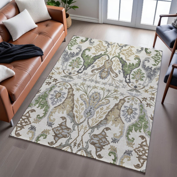 HomeRoots 5' Ivory Floral Area Rug - Washable, UV-Protected, Durable Design for Family Rooms & Dining Areas 686935