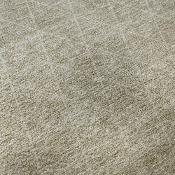 HomeRoots 8' Taupe and Beige Geometric Round Rug - Washable, UV Protected, Perfect for Stylish Living Spaces! 688186