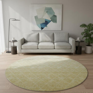HomeRoots 8' Wheat and Ivory Geometric Washable Round Rug with Stain Resistance and UV Protection for Homes 688198