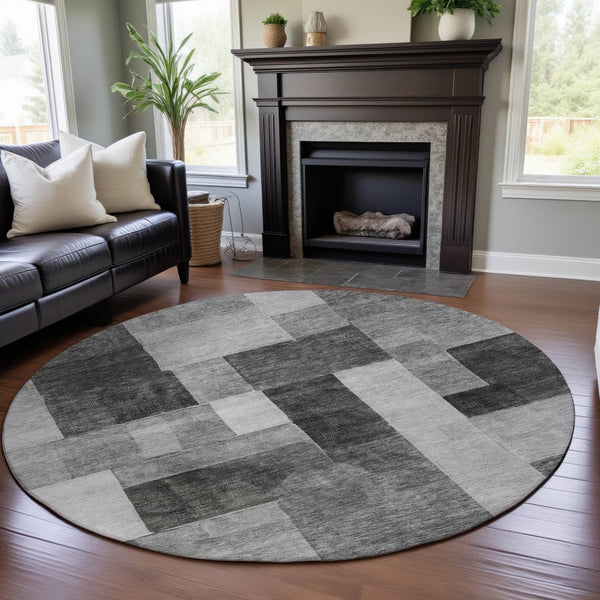 HomeRoots 8' Stylish Pewter Gray & Silver Geometric Round Rug - Washable, UV Protected, Perfect for Any Room! 688240