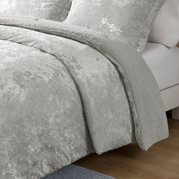 JLA Home Intelligent Design - Crushed Velvet Sherpa Reversible Comforter Set with Hypoallergenic Fill, OEKO‑TEX, Machine Washable Silver ID10-2264