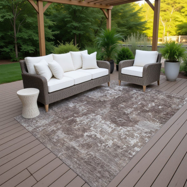 HomeRoots 9' X 12' Stylish Brown & Ivory Abstract Indoor/Outdoor Area Rug - Durable, Washable & Versatile Design 688847