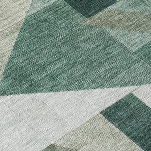 HomeRoots 8' Sage and Ivory Round Geometric Area Rug - Washable, Durable, Ideal for Indoor & Outdoor Spaces 689025