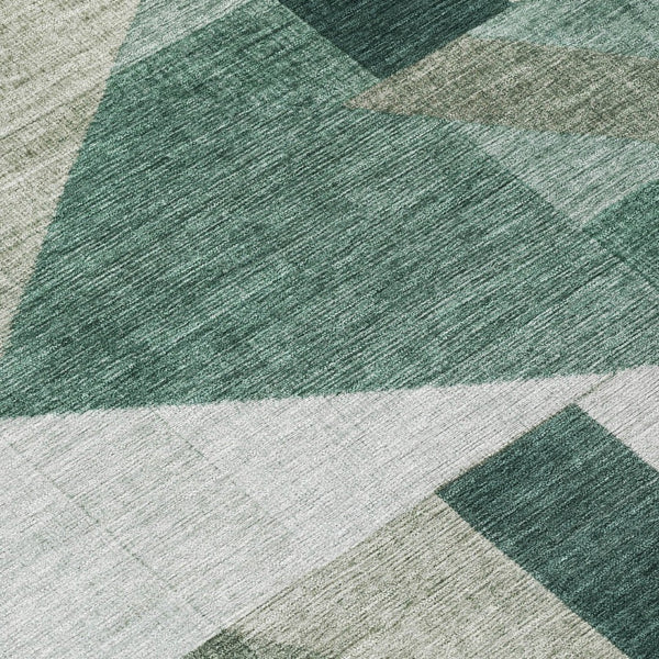 HomeRoots 8' Sage and Ivory Round Geometric Area Rug - Washable, Durable, Ideal for Indoor & Outdoor Spaces 689025