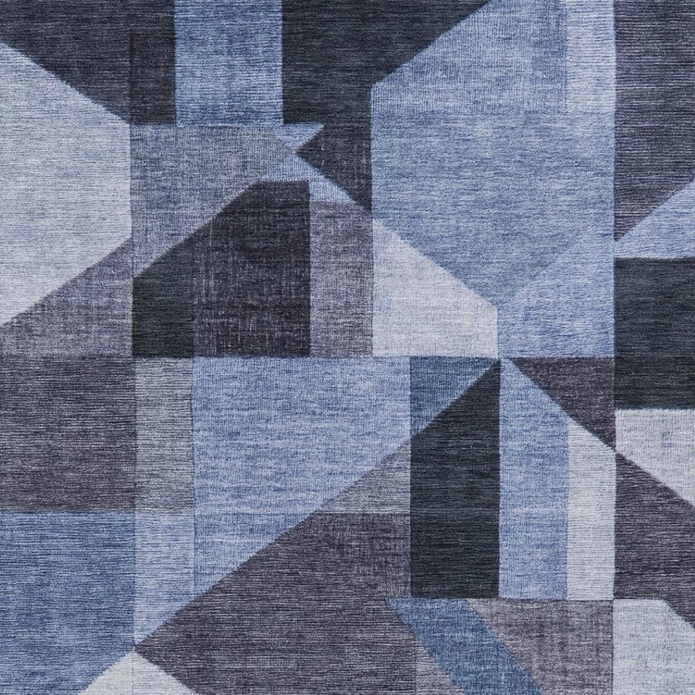 HomeRoots 5' Blue & Ivory Geometric Washable Area Rug – Durable Indoor/Outdoor Design for High-Traffic Spaces 689030