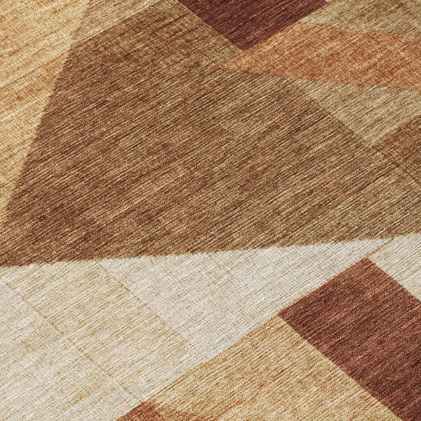 HomeRoots 8' Round Geometric Washable Rug in Rust & Beige - Durable Indoor/Outdoor Area Rug for High Traffic Spaces 689055