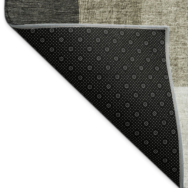 HomeRoots 8' X 10' Stylish Pewter and Ivory Geometric Washable Area Rug for Indoor and Outdoor Spaces 689062